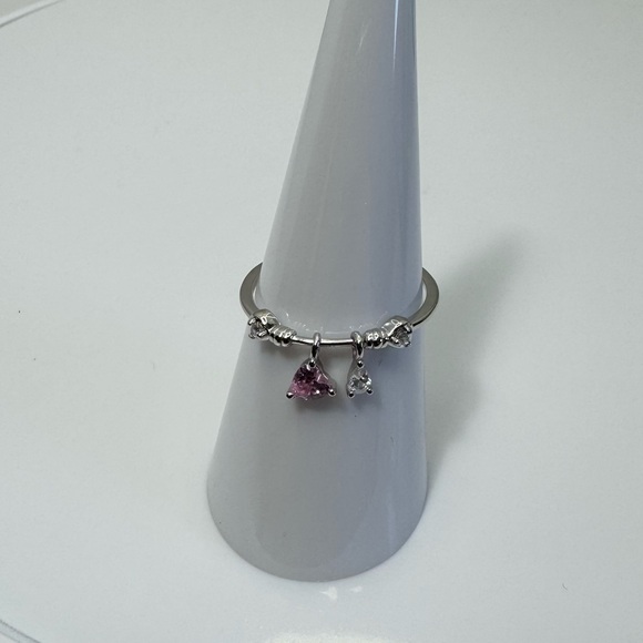 Heart Cut Zirconia Charm Design 925 Sterling Silver Ring - Picture 6 of 10